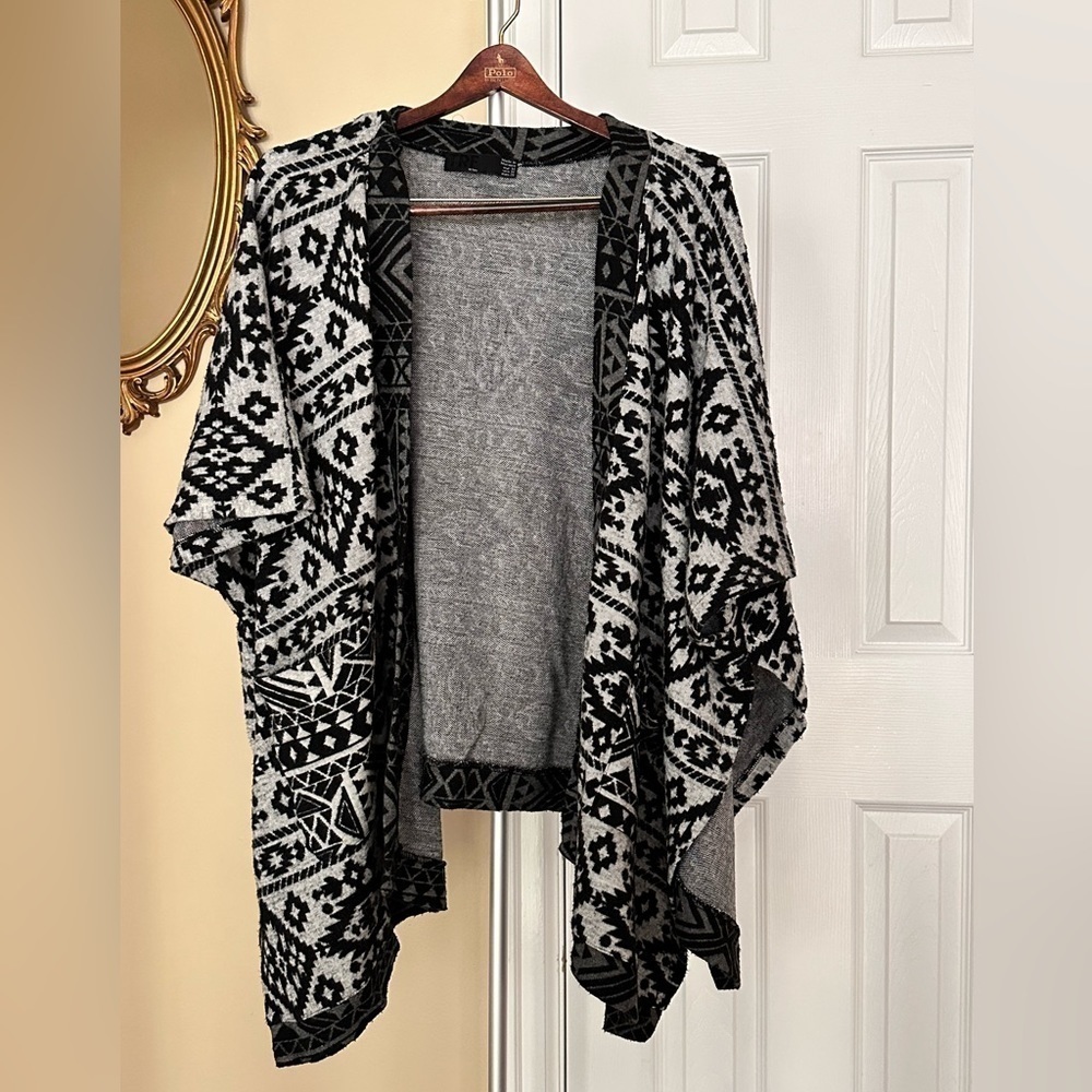 TRF by Zara Ruana Oversized Boho Southwestern Style Open Cloak Shawl Wrap Size M